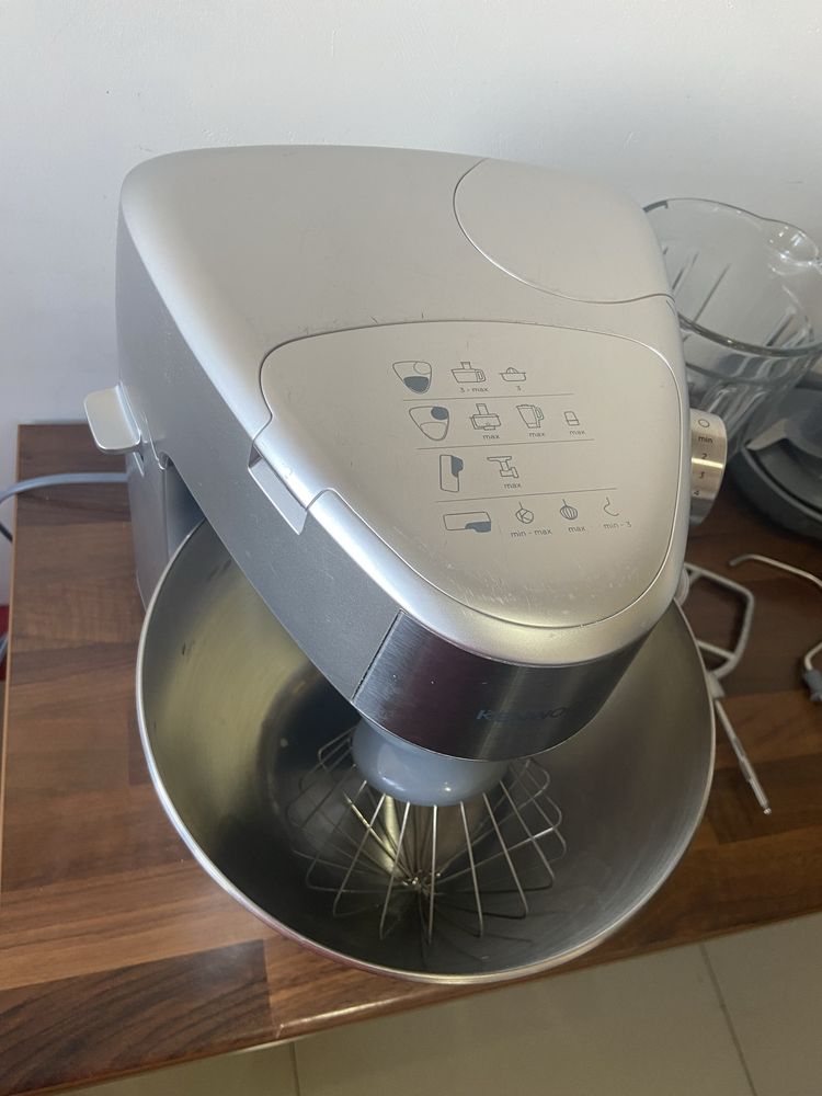Kenood robot.