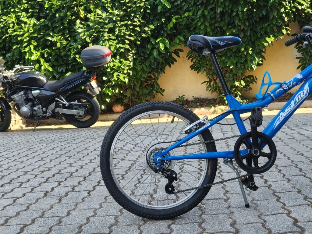 Bicicleta com mudanças astro com roda 20