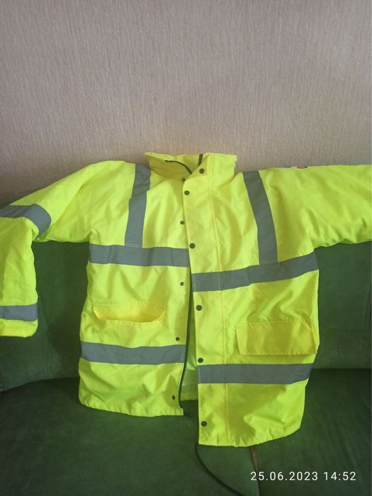 Продам нову робочу куртку