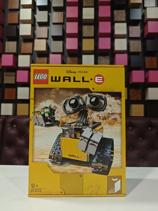 Конструктор LEGO IDEAS 21303 Робот WALL-E (677 Деталей)