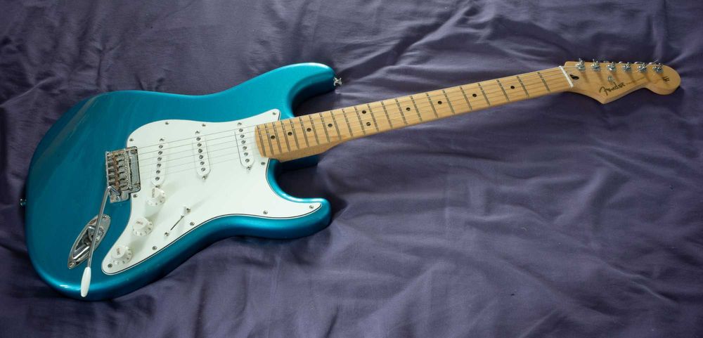 Fender Limited Edition Player Stratocaster, Lake Placid Blue