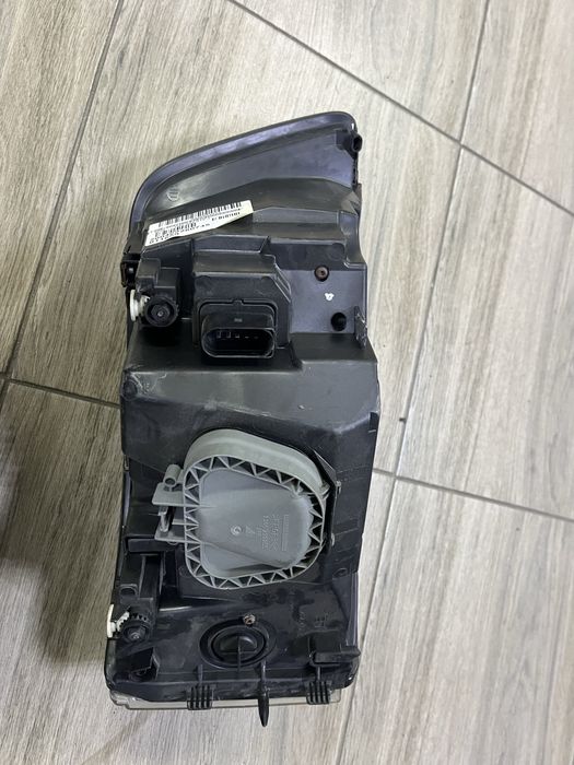 Фара ліва,права Volkswagen Transporter T5