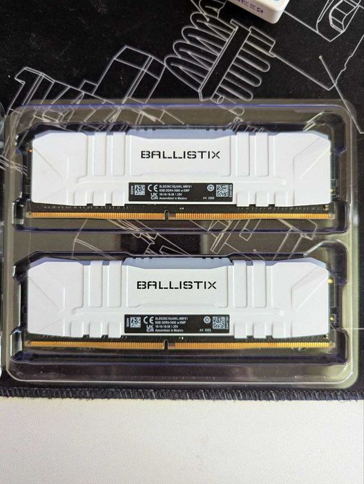 Crucial Ballistix DDR4 2x8 GB 3600Mhz White RGB