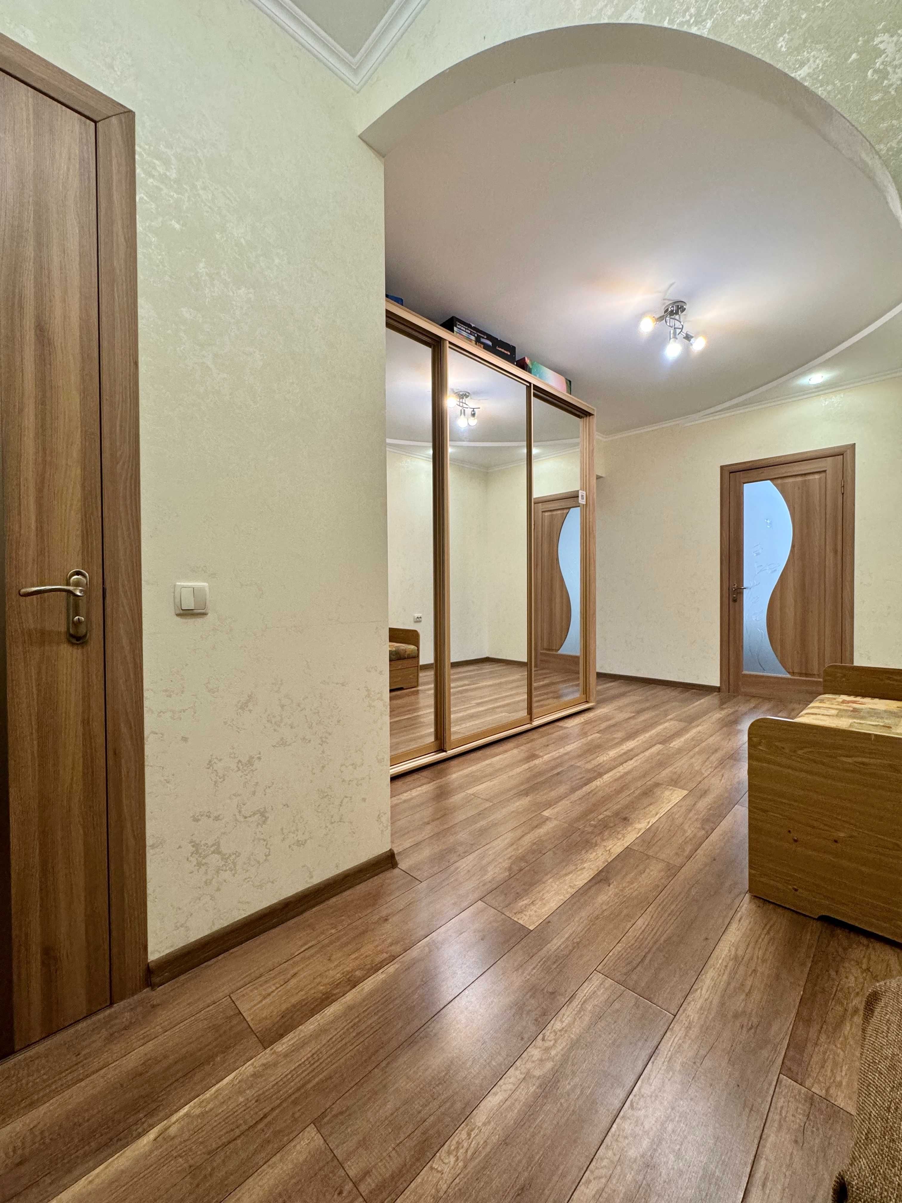 ApartPoltava 100кв м затишку в серці міста, центр, СВІТЛО ЗАВЖДИ
