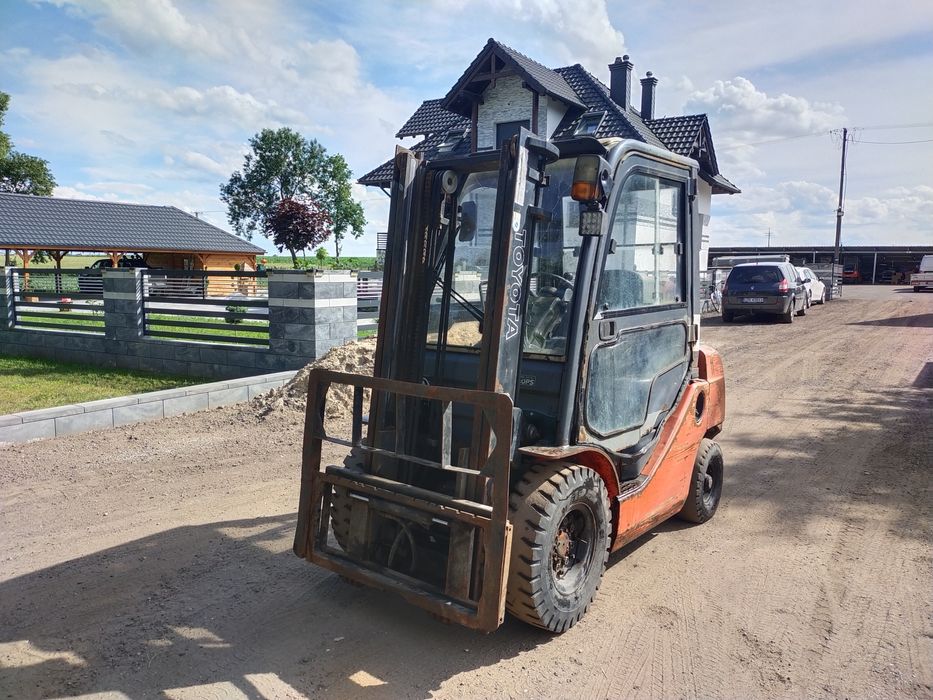 Wózek Widłowy Toyota FG825 kabina