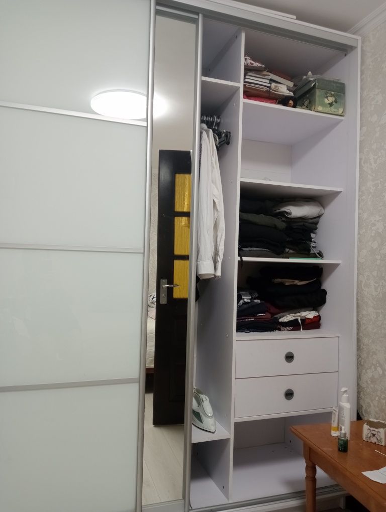 Шафа купе двохдверна бу