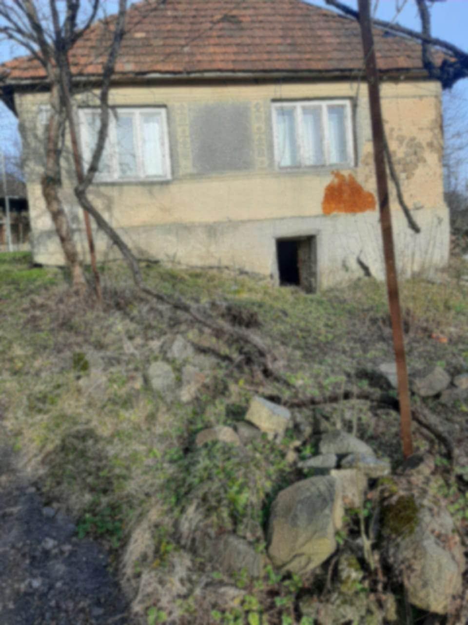 Продається будинок і земельна ділянка