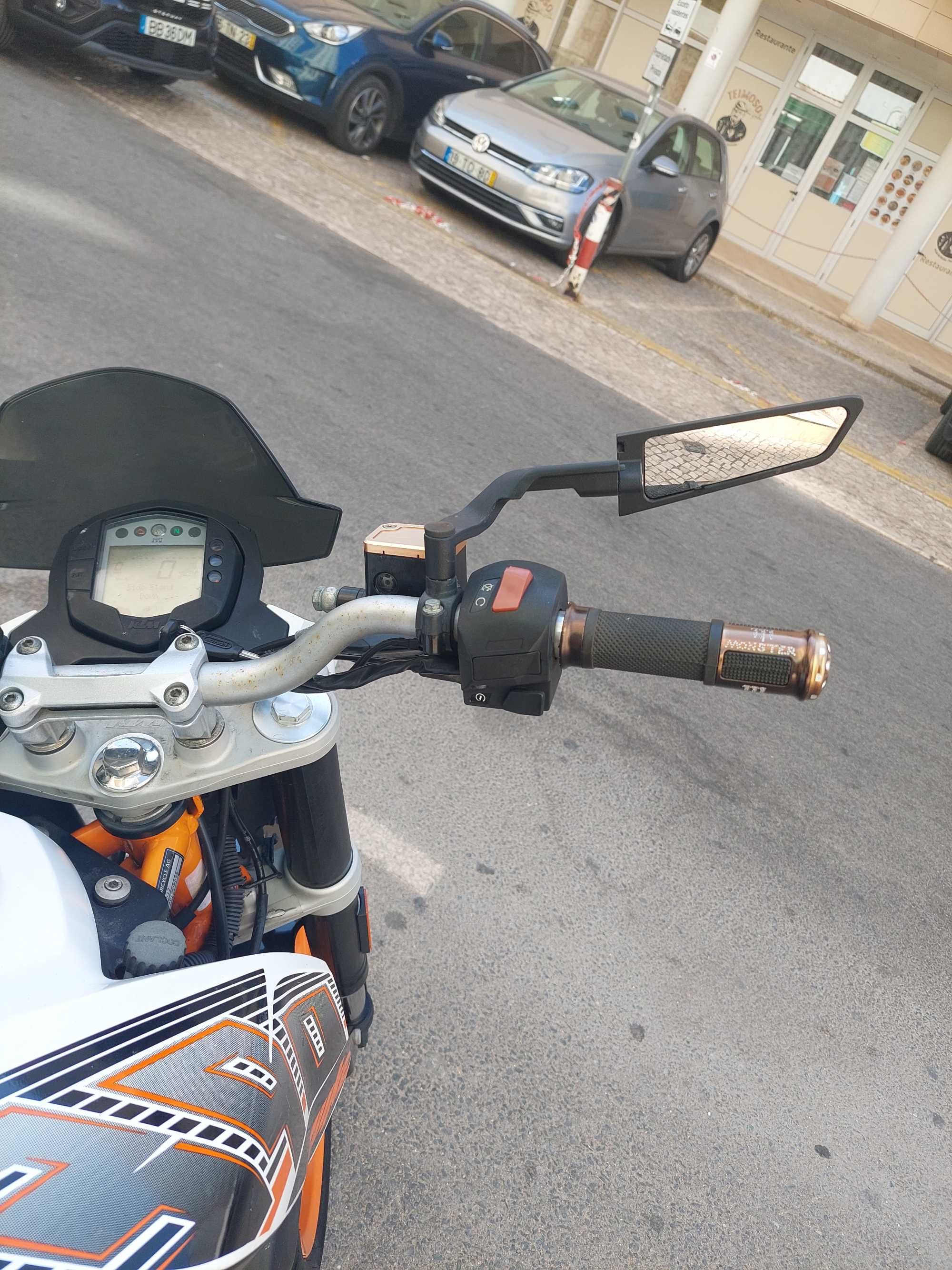 Moto KTM Duke390