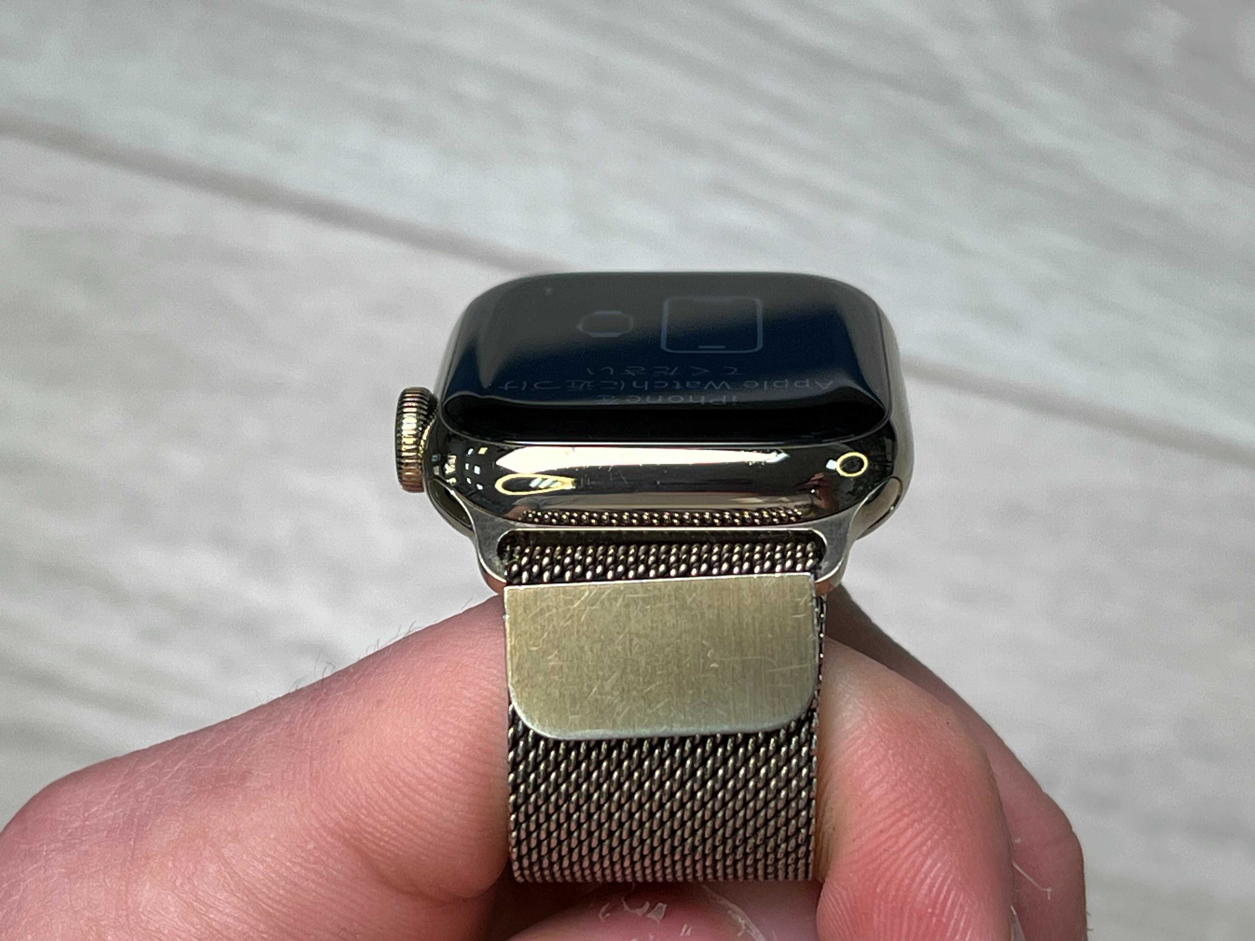 Apple Watch Edition Series 7 41mm Gold Stainless Steel Milanese Loop