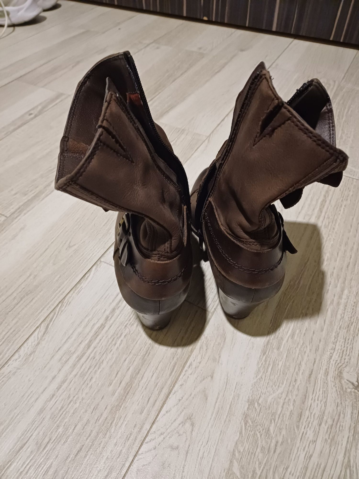 Buty jesiene 39 r