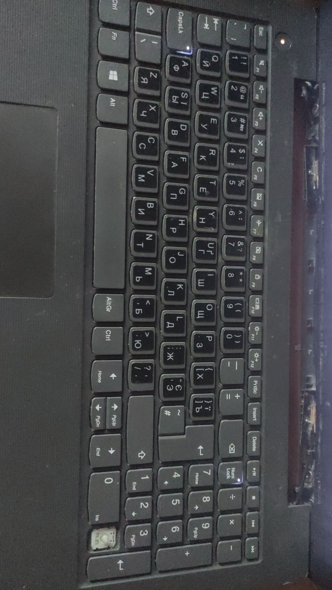 Lenovo 15.6" i5 7200u 12gb Ram 256gb ssd 500 hdd