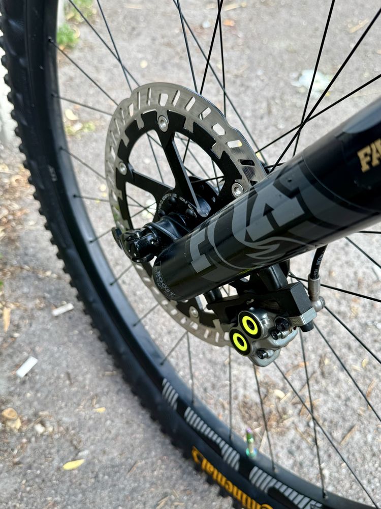Продам Велосипед YT Jeffsy CF pro race full Carbon на 29 колесах