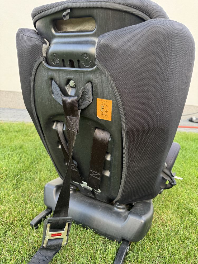 Fotelik z ISOFIX 15-36kg