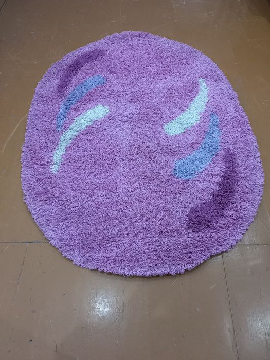 Продам ковер  овальный длинноворсный.