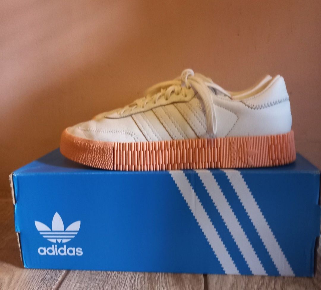 Продам кеди жіночі adidas samba