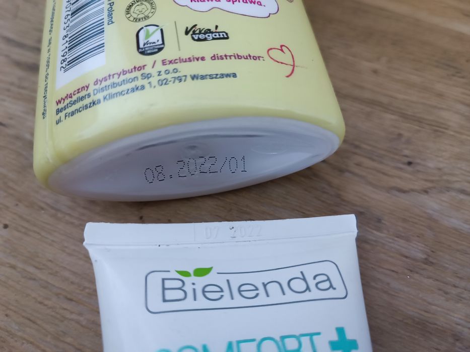 Zestaw kosmetyków kremy do rąk ciała stóp yves rocher caudalie douglas