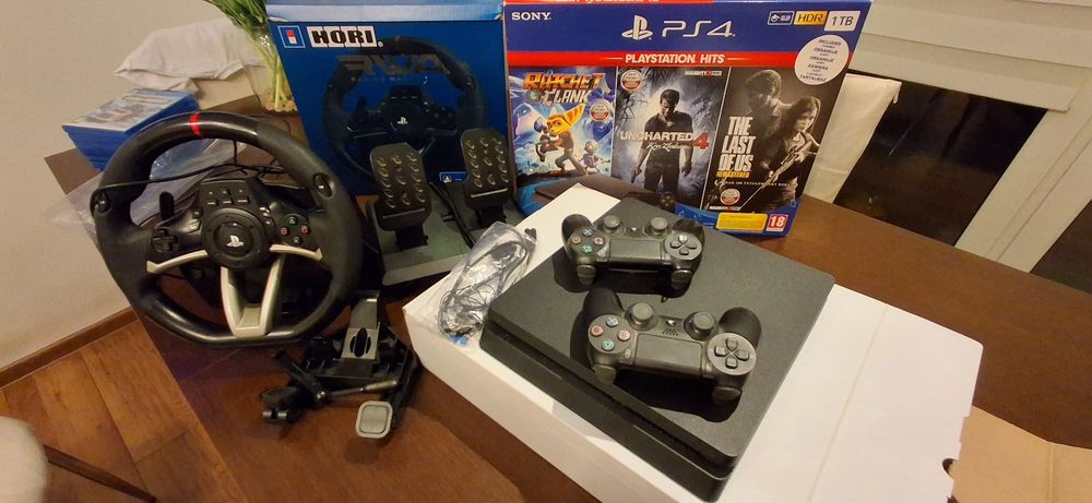 Sprzedam ps4 slim+dedykowana kierownica