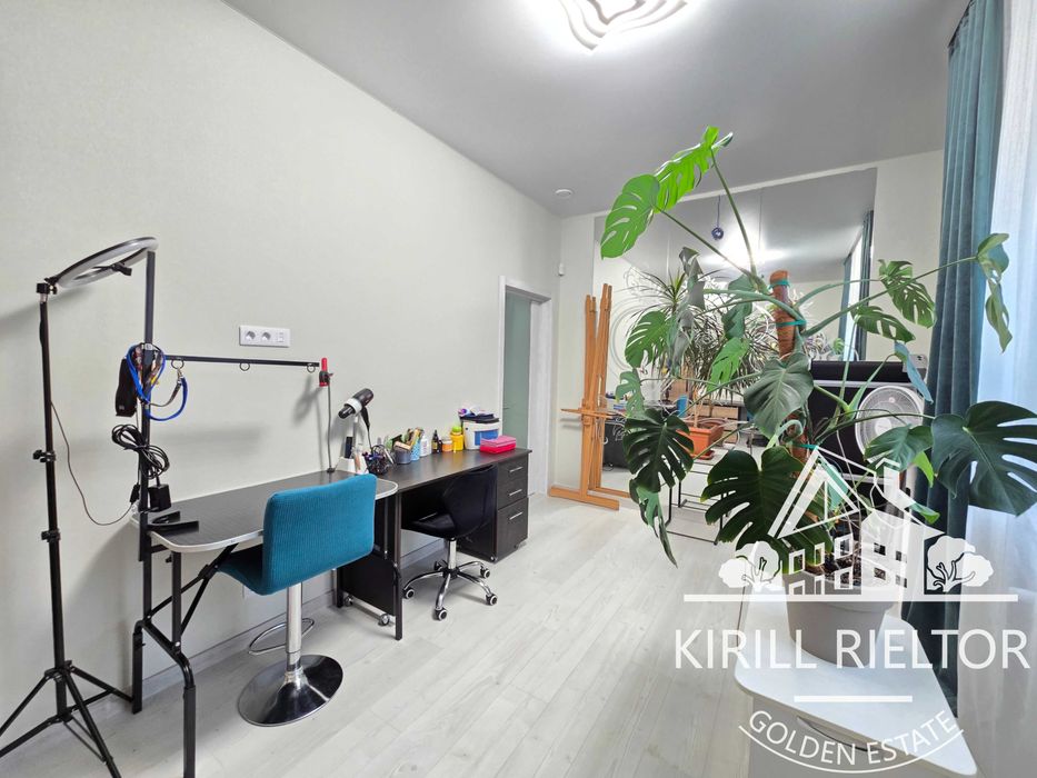 Продам дом с ремонтом и искусственным водопадом на участке S = 11 сот.