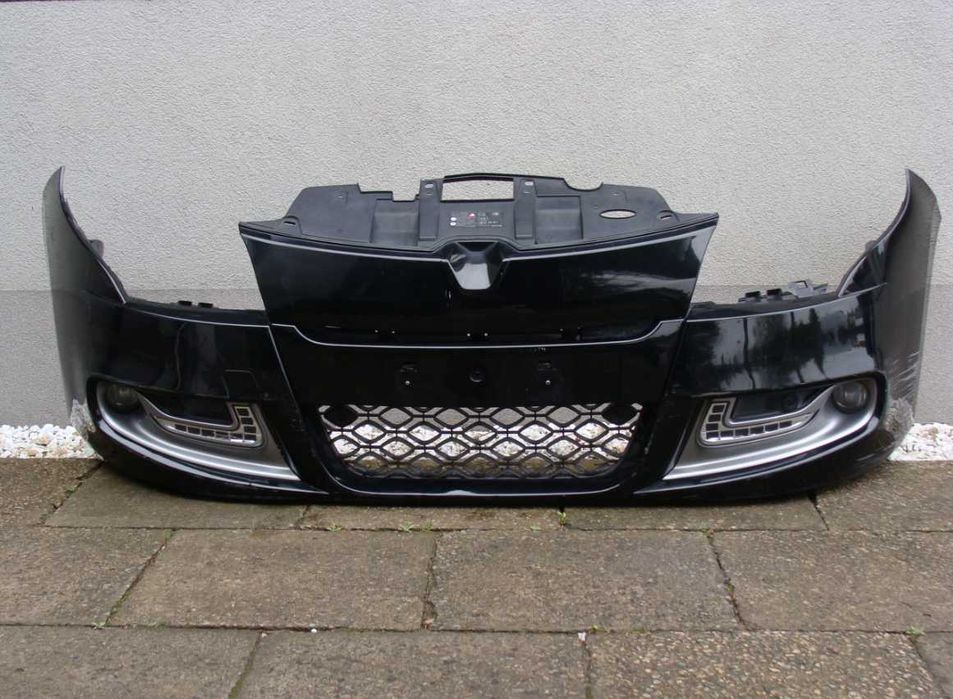 Бампер передний Renault Megane III в цвет рестайлинг оригинал