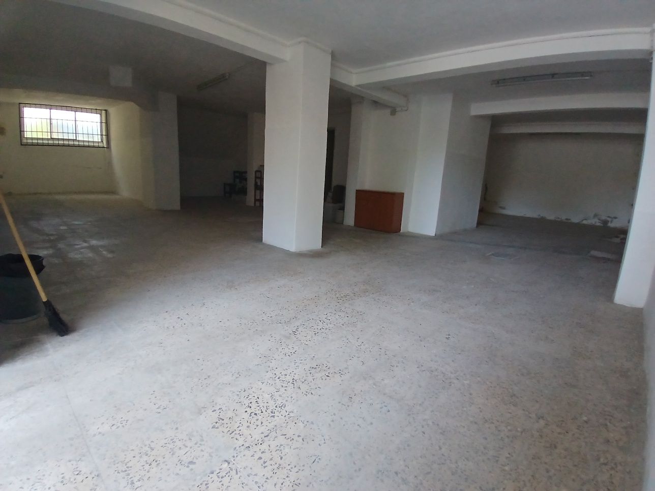 Arrendamento ou Venda Armazém Rinchoa, perto da estação Rio de Mouro 1