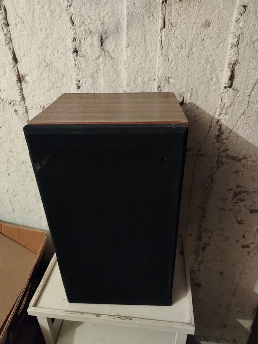 Drewniana obudowa głośnika tonsil