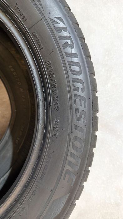 205.60.17 Bridgestone Blizzak LM001 2шт