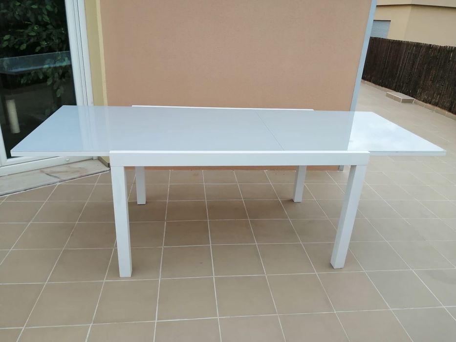 Mesa da marca NATERIAL extensível