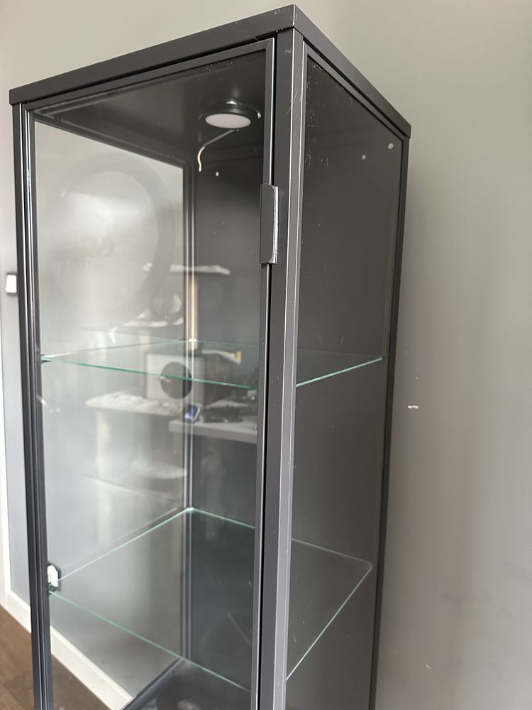 Witryna regał gablotka czarna loft ikea RUDSTA