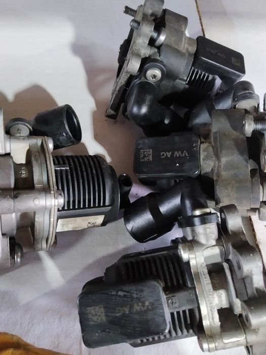 Vw usa jetta клапан EGR отработаных газов 06k131097.04e131097