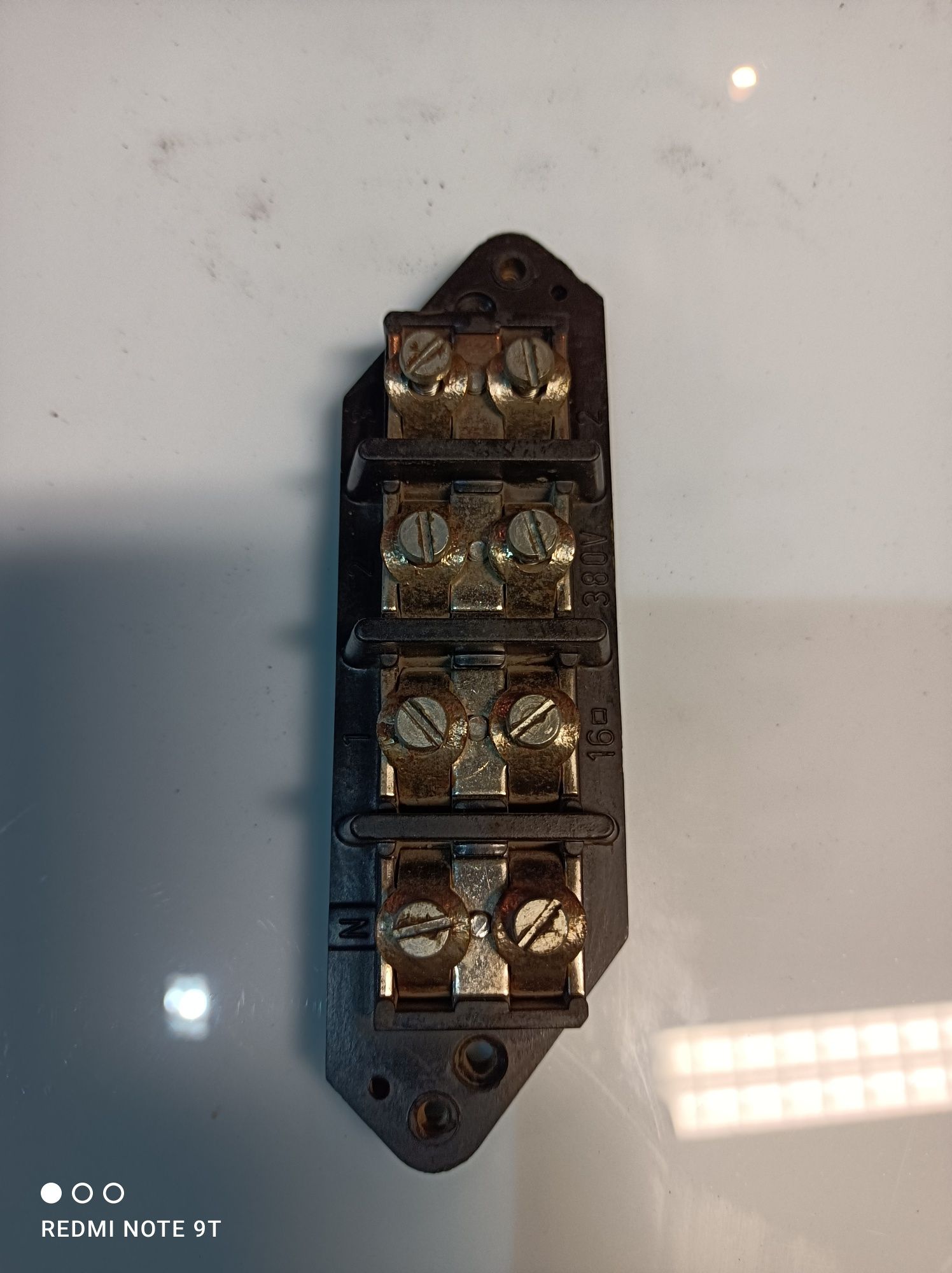 Listwa zaciskowa ebonitowa 4x16 mm2 
Listwa zaci