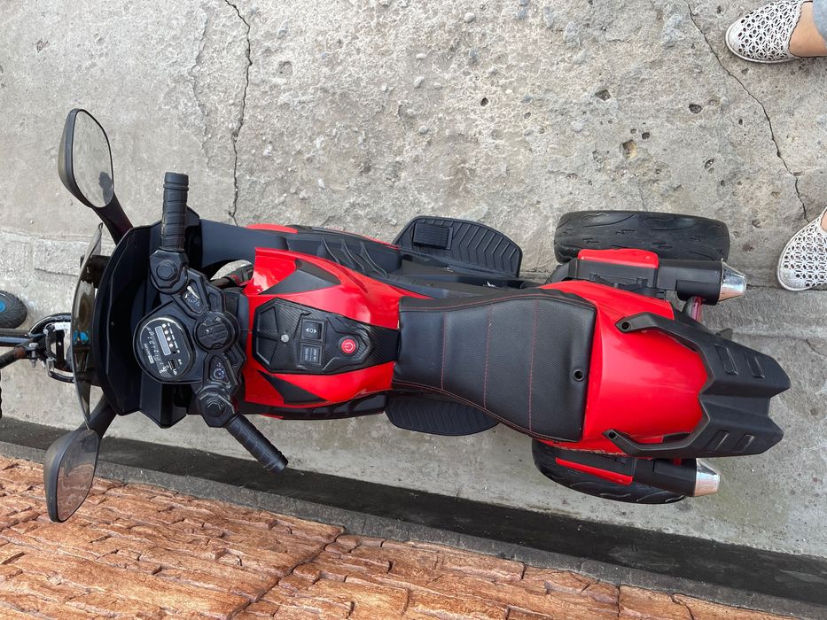 Продам дитячий мотоцикл на акумуляторі