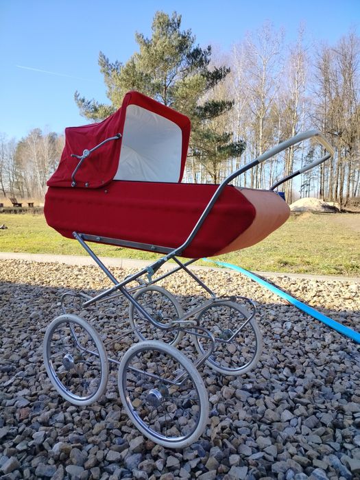 Wózek retro dla lalek głęboki PRL gondola vintage czerwień