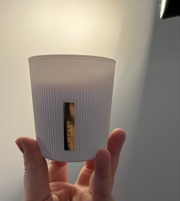 Rituals of Sakura świeca perfumowana zapachowa świeczka 140g