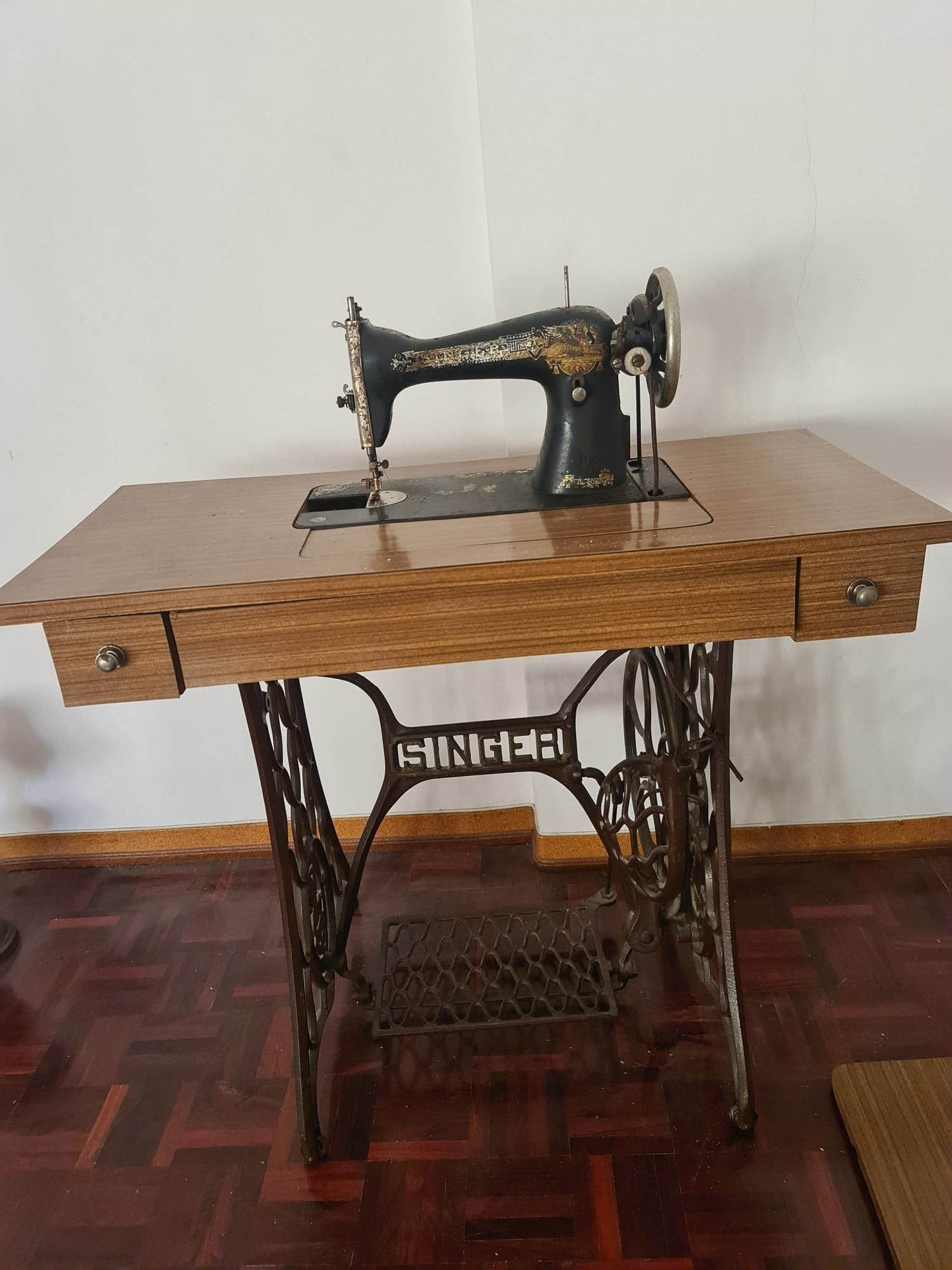 Máquina de costura antiga Singer