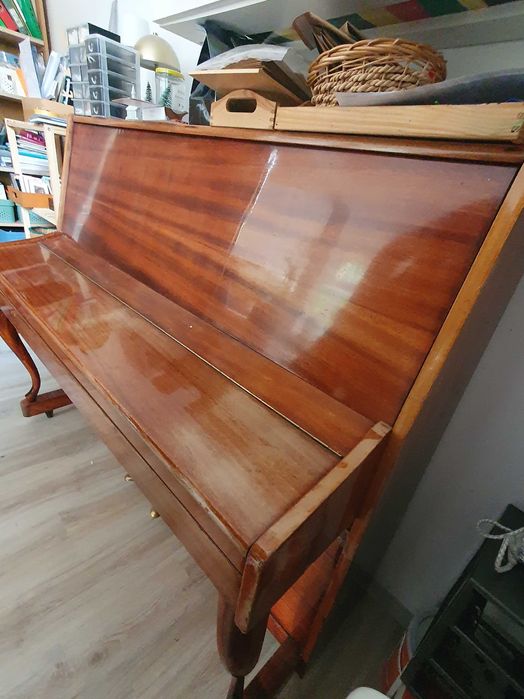 Pianino analog Komitas plus sidzisko