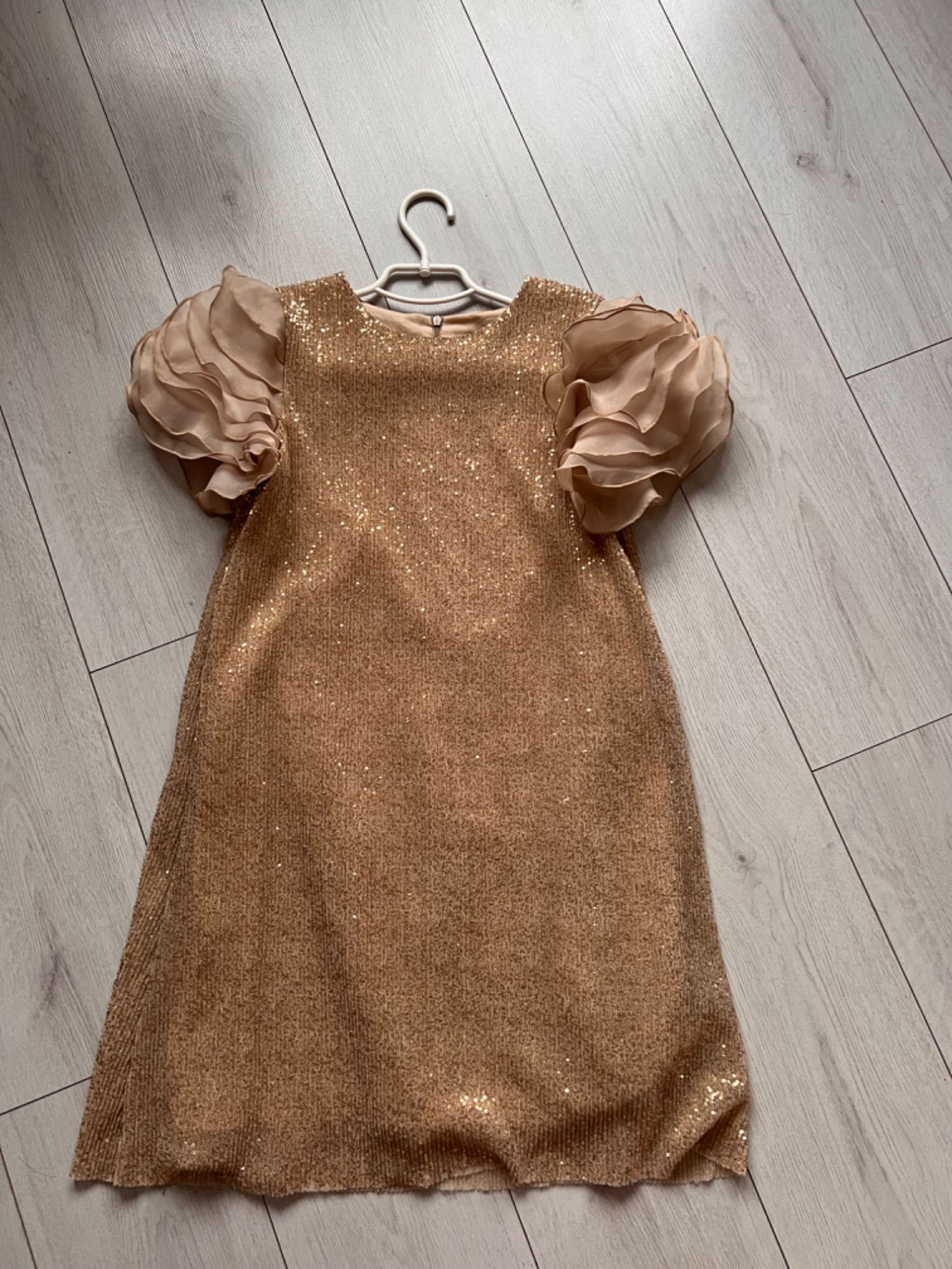 Платье золотое нарядное 146 рост