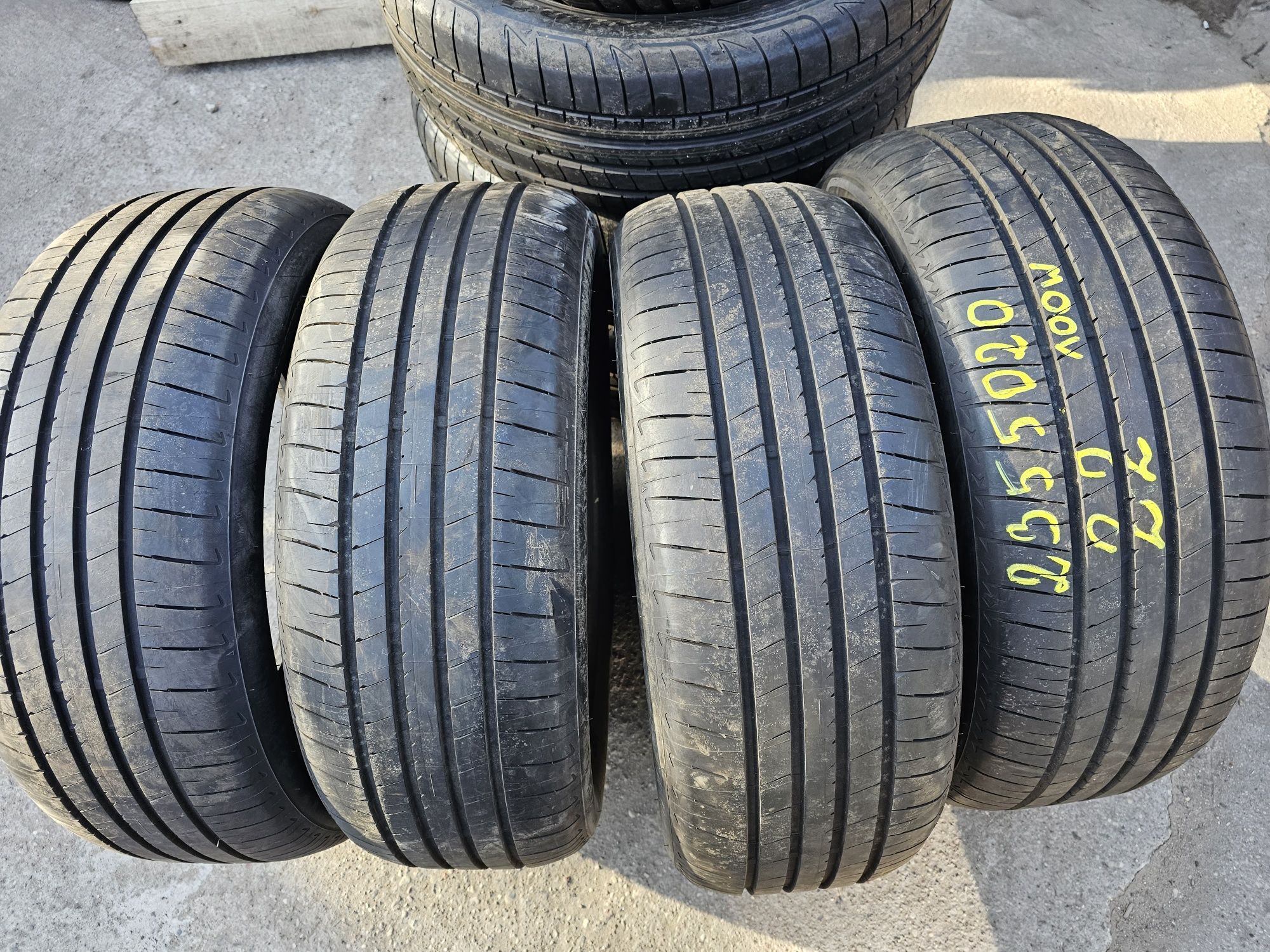 Opony Letnie Nowe Demo R20 235/50-Bridgestone-22Rok