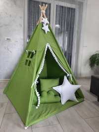 Namiot zielony z białym tipi