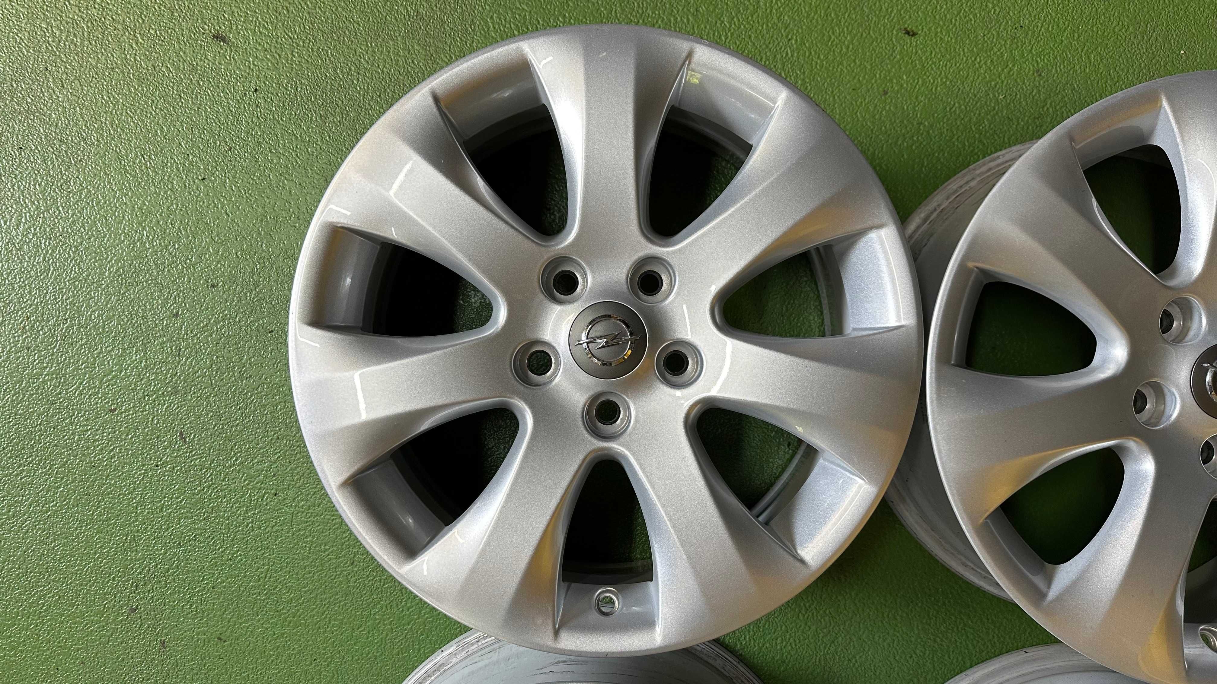 Felgi aluminiowe 17'' 7Jx17 5x115x70,2 ET44 Opel Insignia Astra itp.