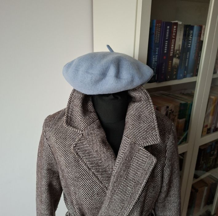 Nowy dzianinowy beret