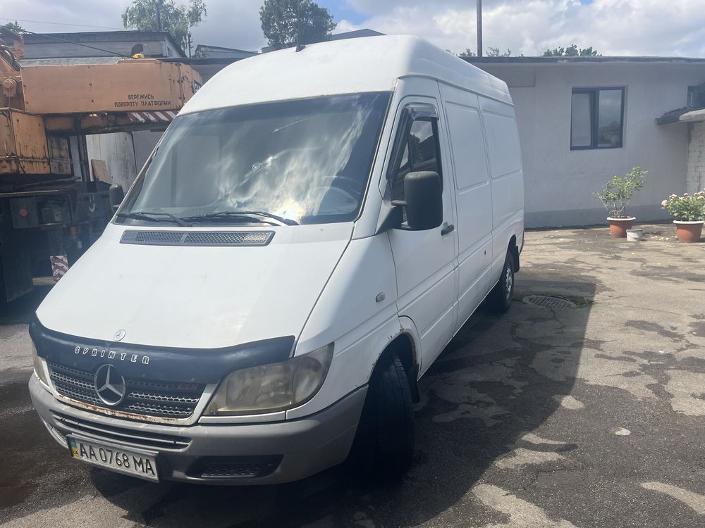 Продам Mercedes Sprinter 313D грузовой