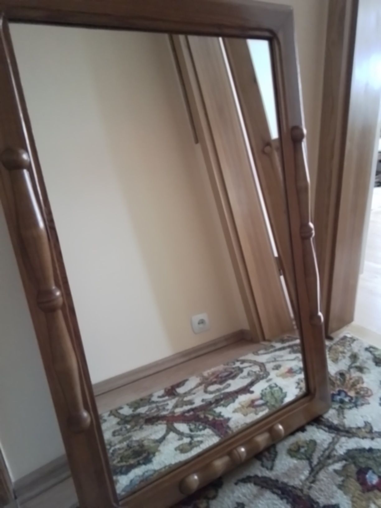 Lustro wiszące uniwersalne