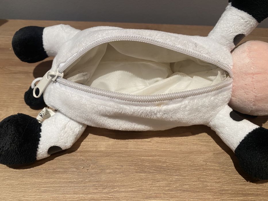 Bolsa / estojo em forma de vaquinha
