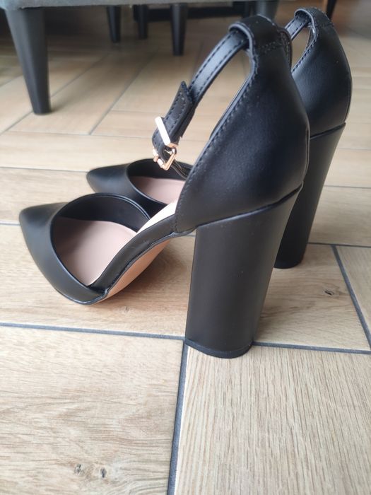 Buty na obcasie Even&Odd