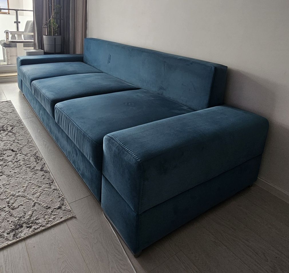 Sofa z pojemnikiem i funkcją spania, pufa gratis!