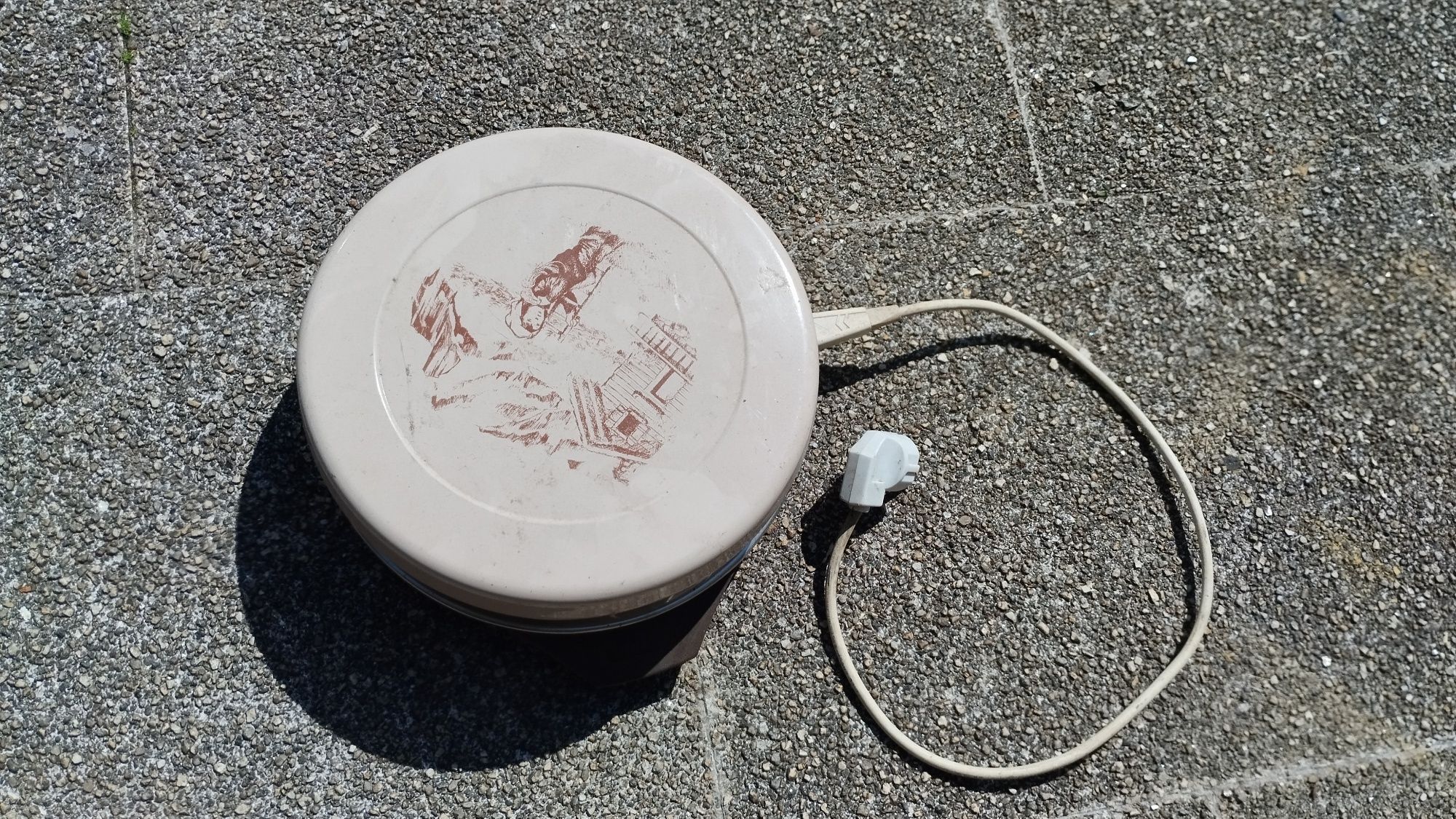 fogão com disco electrico e o outro com resistência tubular