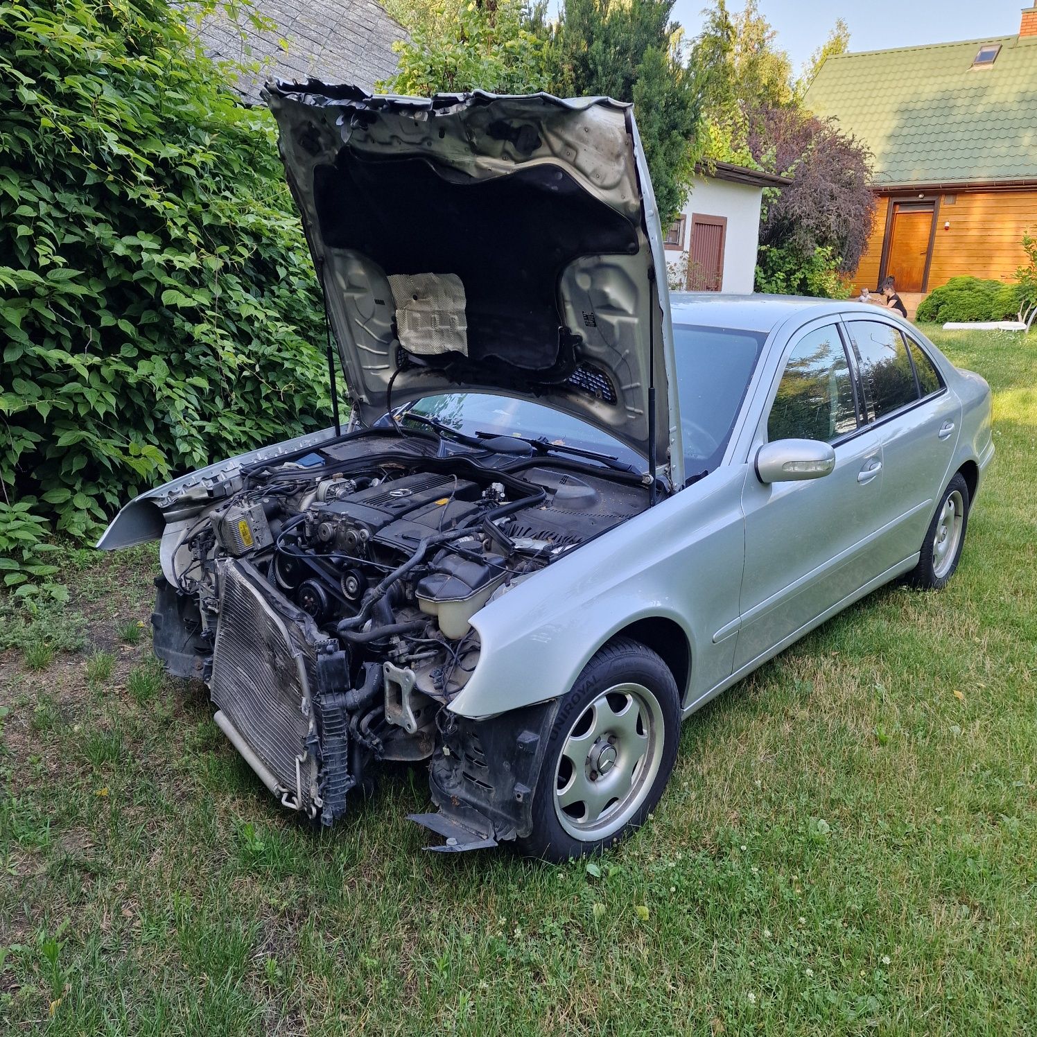 Mercedes w211 E200 kompressor na części.