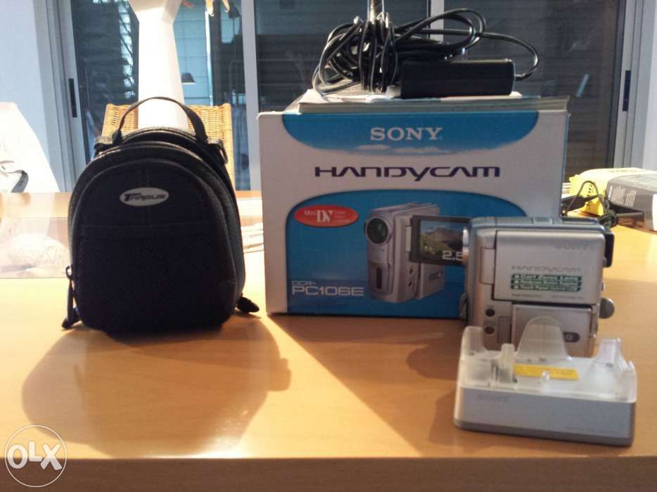 Câmara Sony Handy cam 106 E