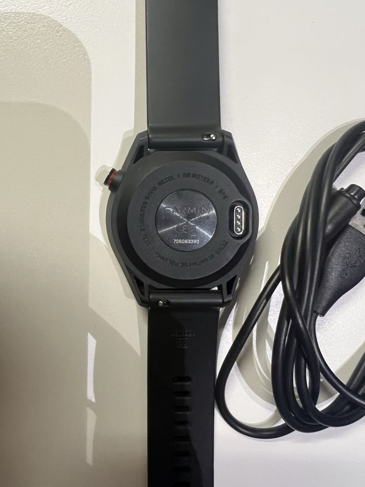 Garmin Approach S42 смарт годинник