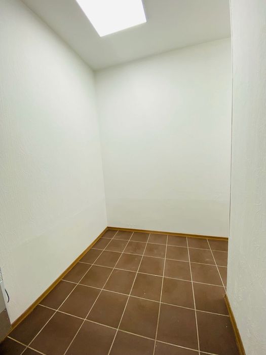 Власник!Офіс майстерня салон кабінет 9 м2, Ділова 6, Олімпійська склад